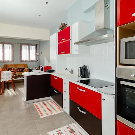 Chloe With The Sunset Apartment *